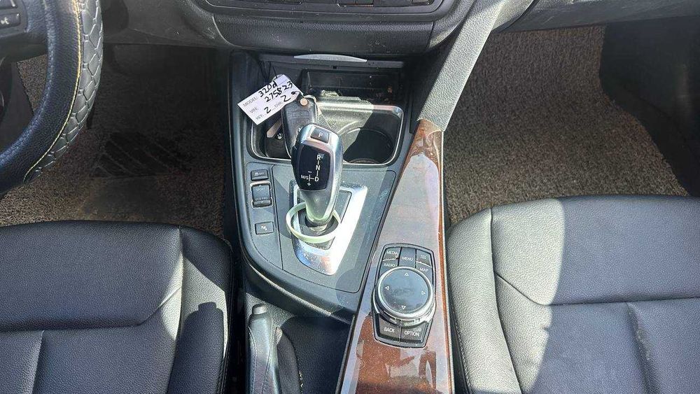 BMW 320d F30 2015 • Дизель, автомат, люк, проєкція