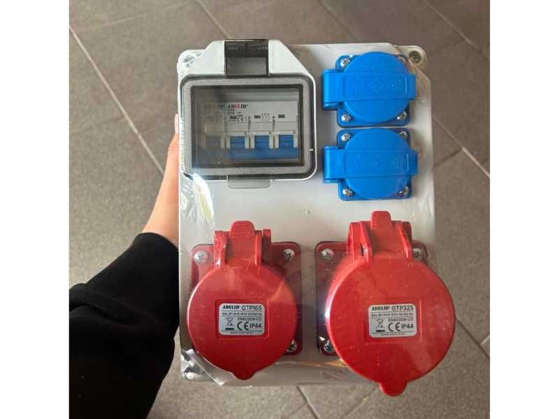 Rozdzielnia elektryczna budowlana Skrzynka 32A 5P 16A 5P 2X 230V NOWA!