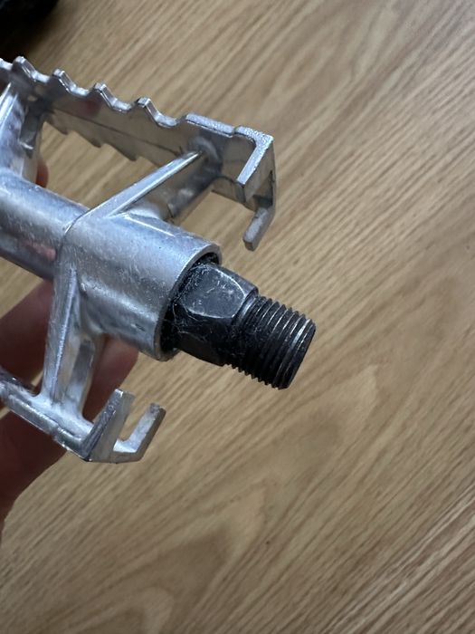 Велотренажер для дому з колесом попереду