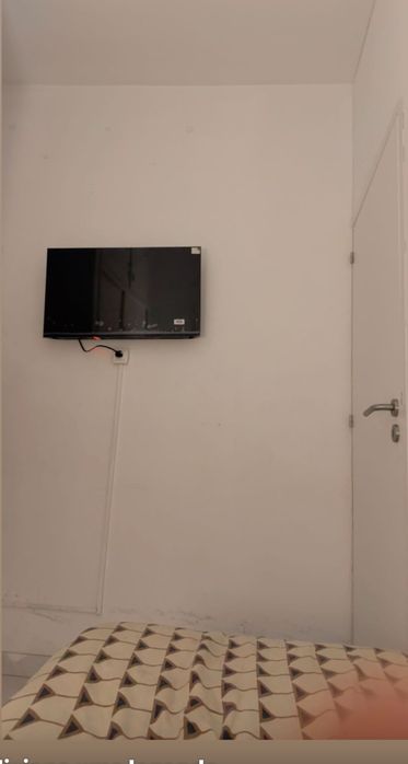 Quarto compartilhado c/ divisoria e porta 320€  Paços D’ Arcos