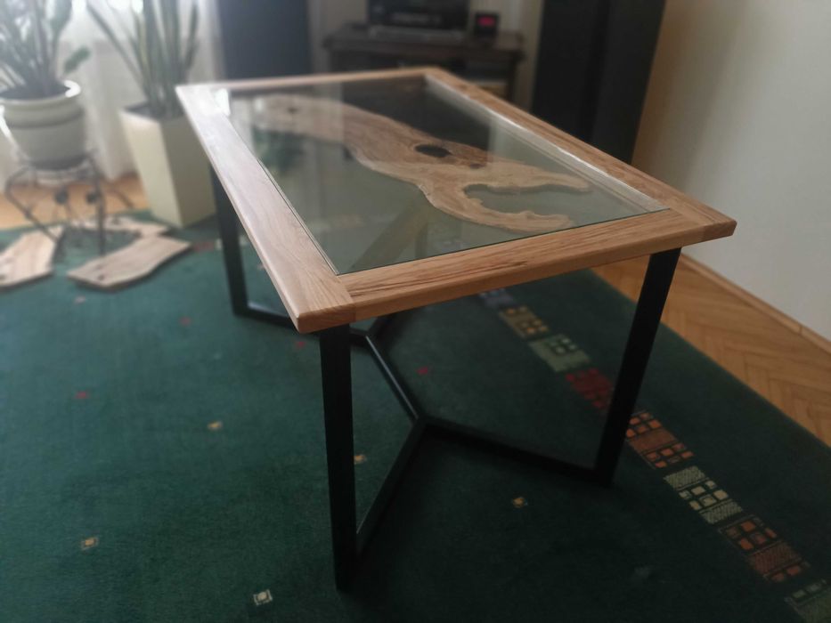 Stół z drewna oliwnego