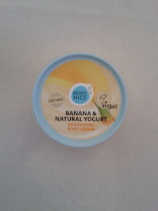 BERRY NICE Krem do ciała odżywczy banan i jogurt wegański 250 ml