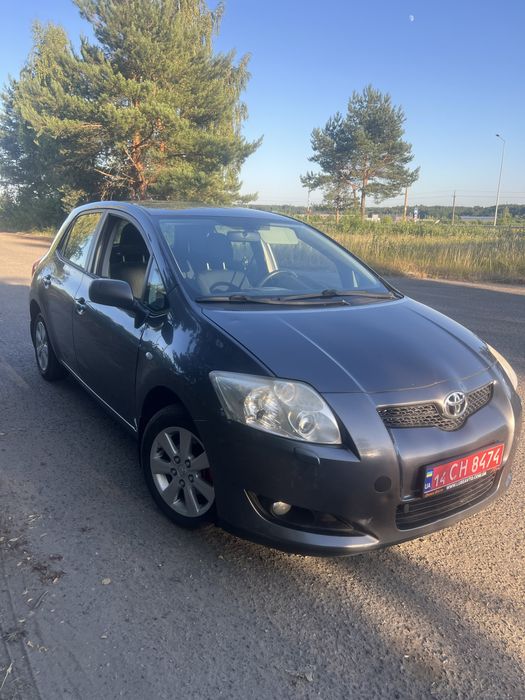 Тойота ауріс свіжопригнана