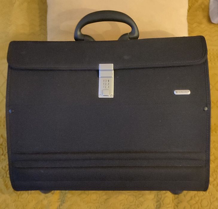 Walizka kabinowa, torba podróżna na kółkach RONCATO czarna 45X38X20 cm