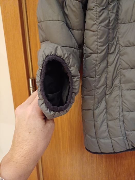 Casaco cinzento alcochado da Guess