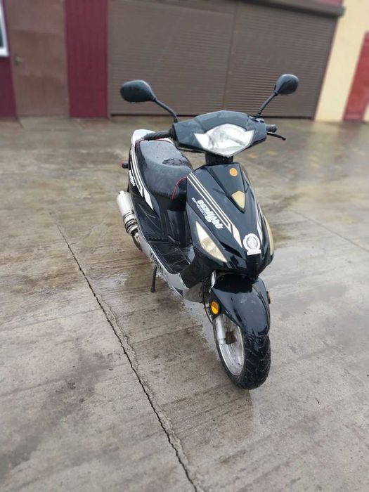 Скутер YIBEN YB50QT-3K