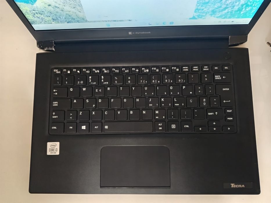 Toshiba Dynabook / i3-10110U  / 16GB RAM / NVMe 256GB
