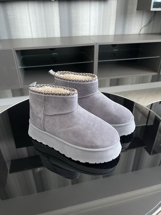 Угги                  .