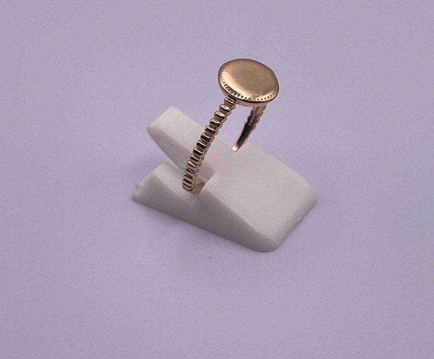 Золота каблучка, вага 2,09 грам Арт. 780