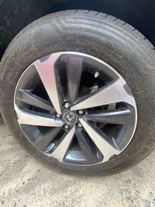 Продам Lexus 2019 2.5 гибрид