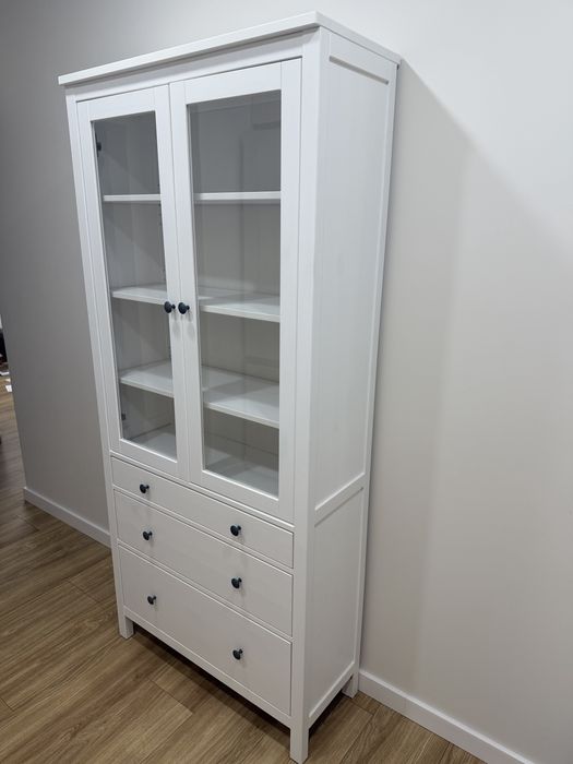 Witryna z Ikea HEMNES rezerwacja