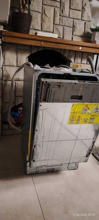 Zmywarka do zabudowy Elektrolux ESL4510LA 45 cm uszkodzona.