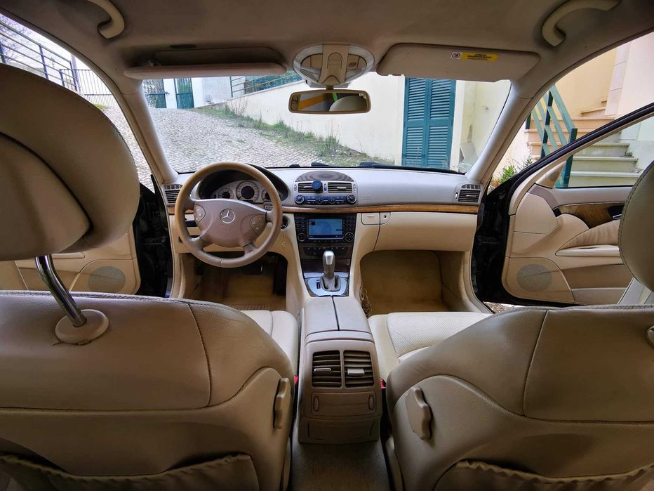 Mercedes-Benz E220 CDI Avantgarde Automática – 2003 Grande Motor 355.000