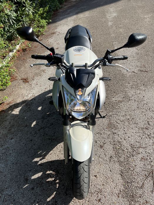 Yamaha XJ6 77cv 2011