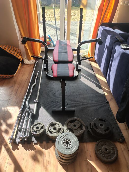 Ławka treningowa. 3 gryfy. 85 kg obciążenia .