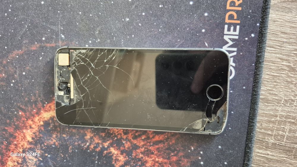 три Айфона. смотрите описание