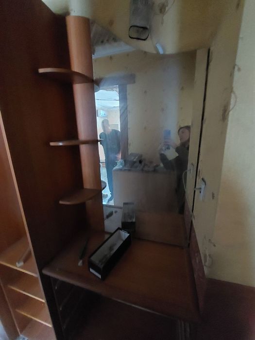 Срочно продам шкаф купе + камод + зеркало.
