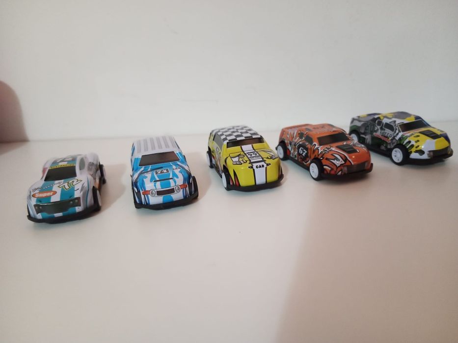 Lote 5 carrinhos de puxar para trás (brinquedos)