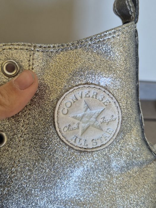 Converse brokatowe