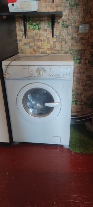 Продам пральну машину Electrolux