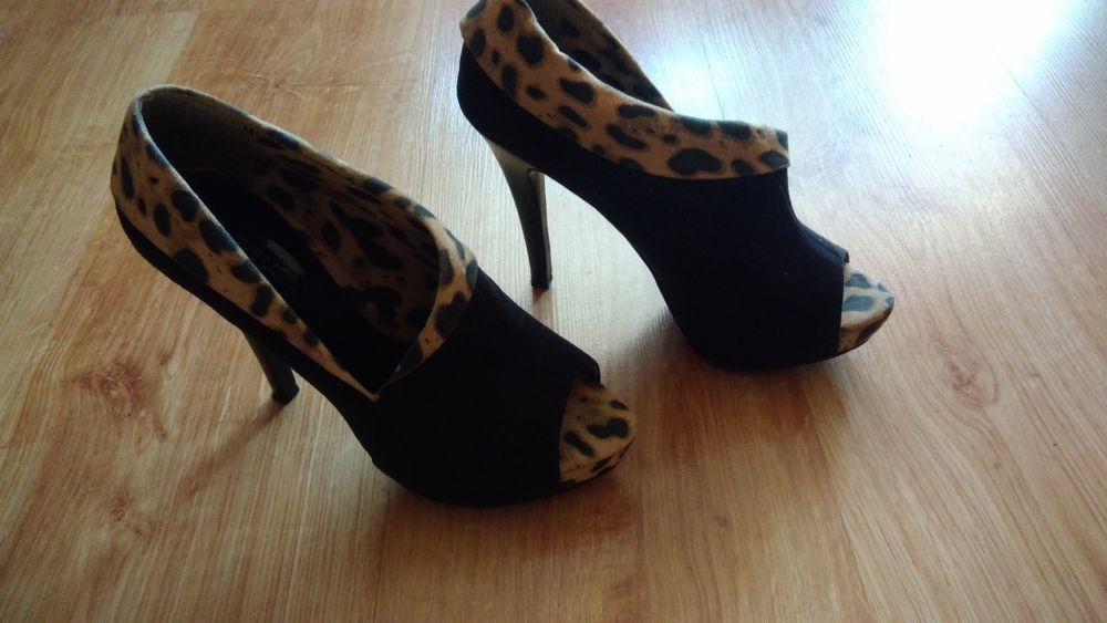 Szpilki platformy botki Love Label