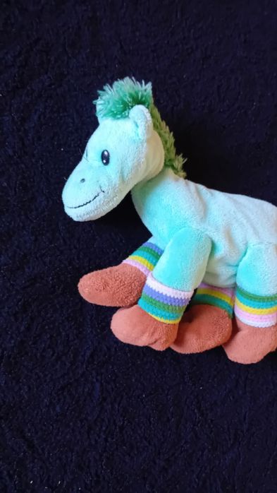 Maskotka konik pluszak miętowy