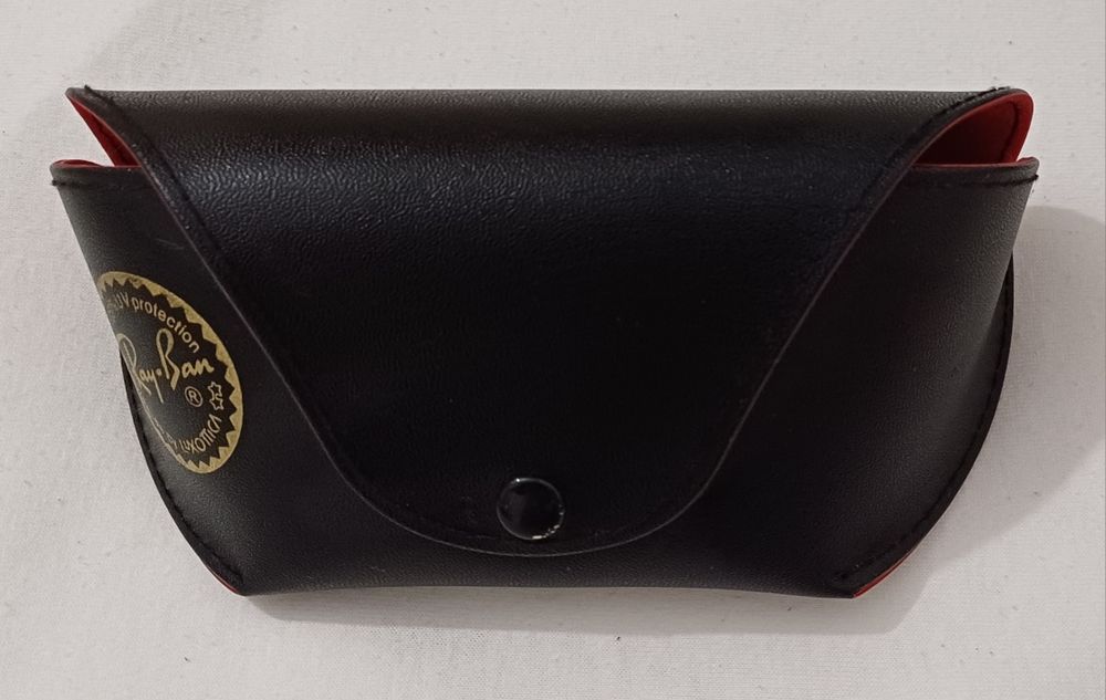 Caixa de óculos Ray-Ban