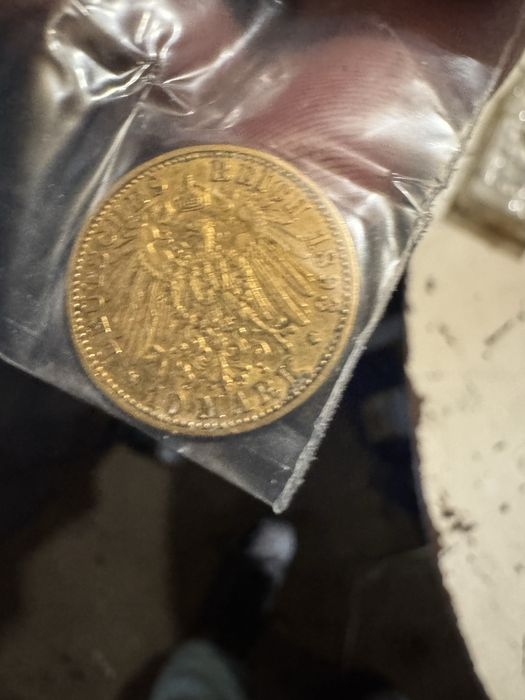 Монета коллекционная золото