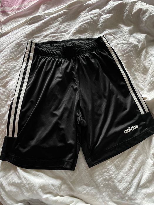 Чоловічі шорти adidas