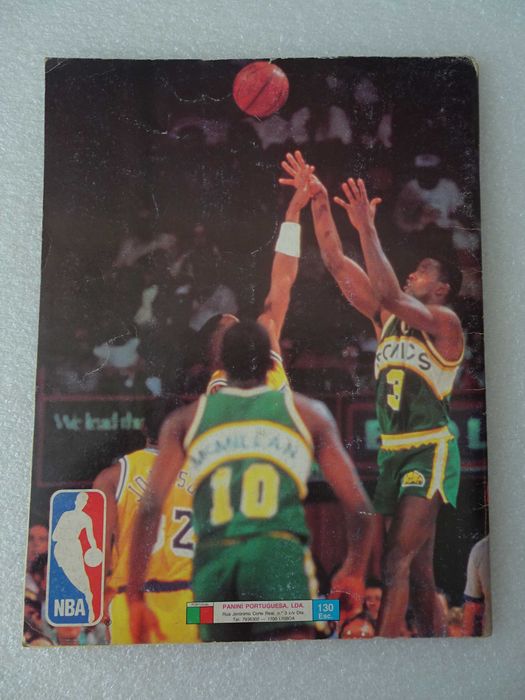 Caderneta de cromos Panini Basket NBA 90 (faltam 92 cromos)