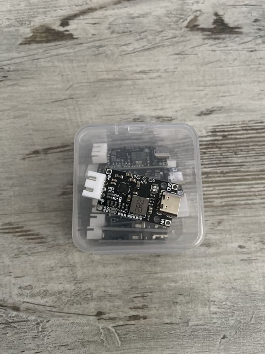 Зарядний пристрій для акумуляторів 2s LiIon, LiPo до 8.4v