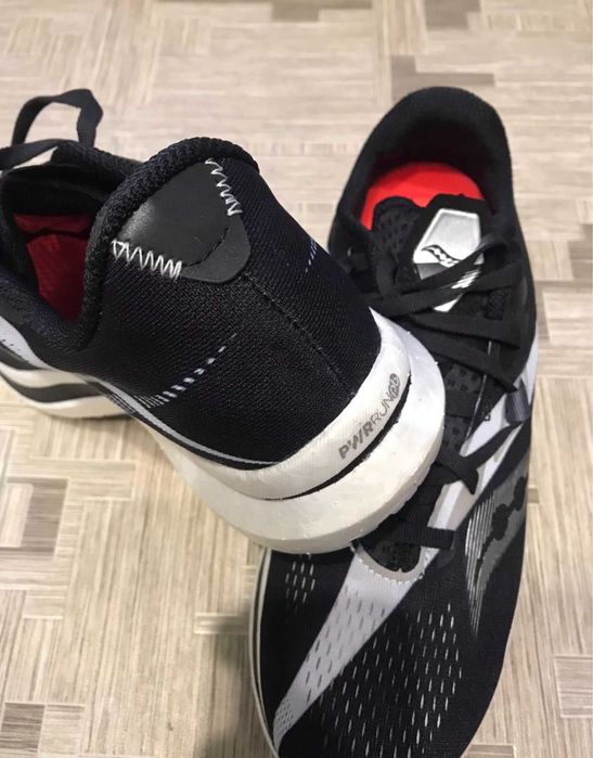 Кросівки Saucony Endorphin Pro 2 для бігу