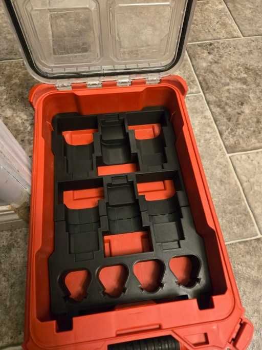 MILWAUKEE PACKOUT M12 organizer baterii Baterie Milwaukee M12 CP XC