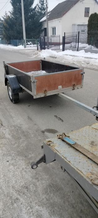 Przyczepka samochodowa