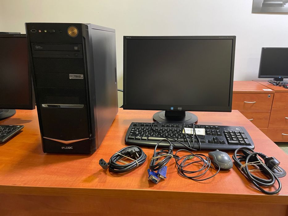 Zestaw komputer + monitor + klawiatura