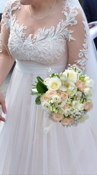 Плаття кольору пудри