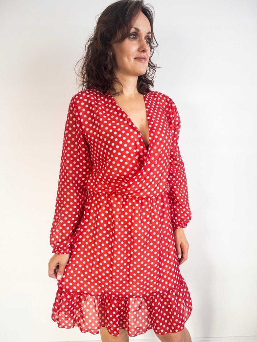 40 L Polska produkcja sukienka damska czerwona w groszki