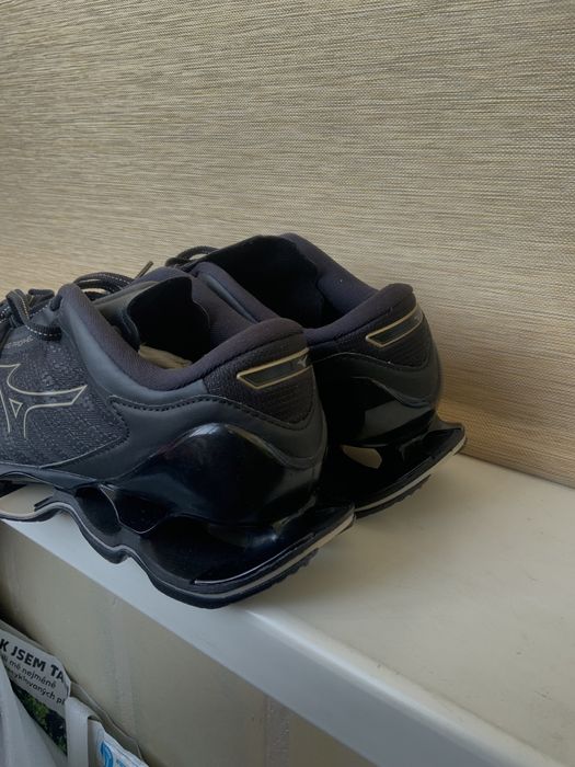 Оригінальні бігові кросівки Mizuno Wave Prophecy 12