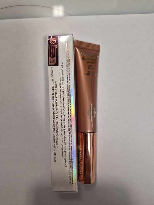 Róż rozświetlacz Charlotte Tilbury