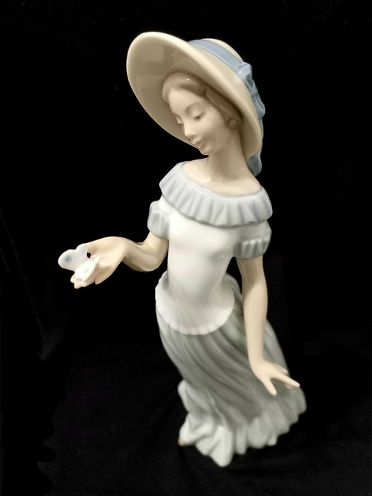 Статуэтка NAO Lladro, высота 30 см