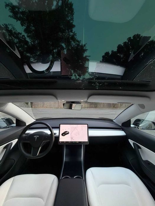 Tesla Model 3 Long Range      2019