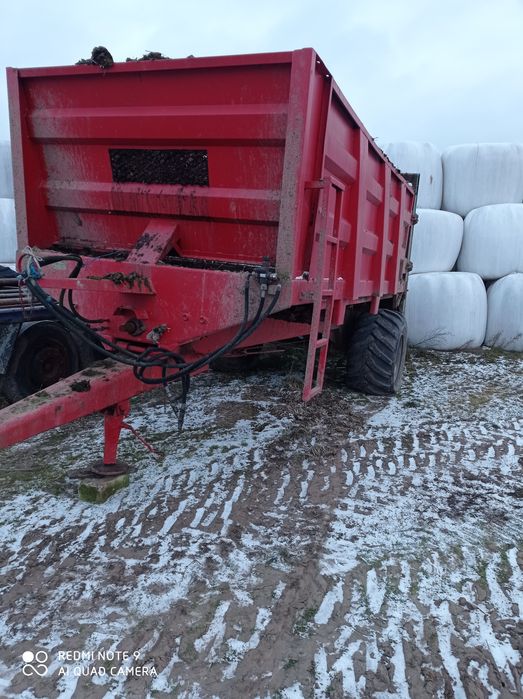 Rozrzutnik obornika i  inny sprzęt