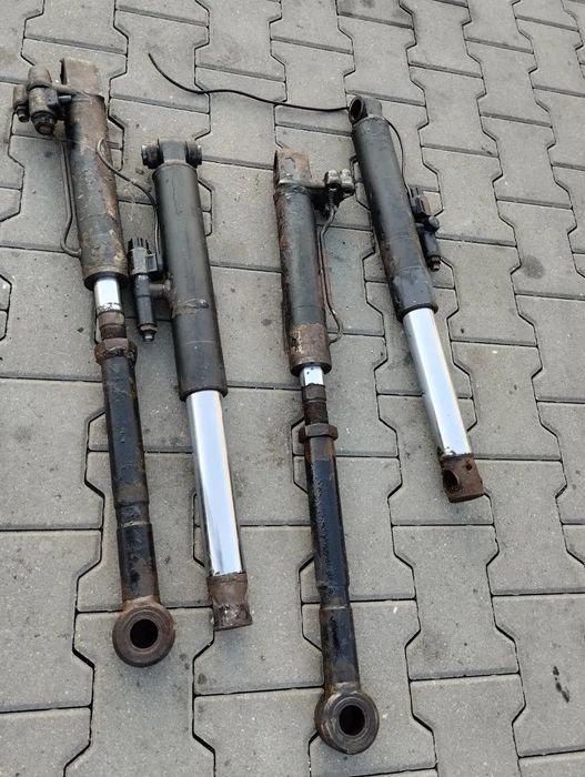 Siłownik Klapy załadowczej Windy Bar Cargolift