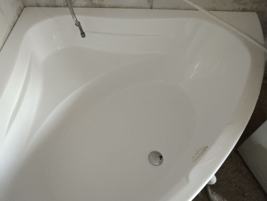 Wanna narożna do zabudowy