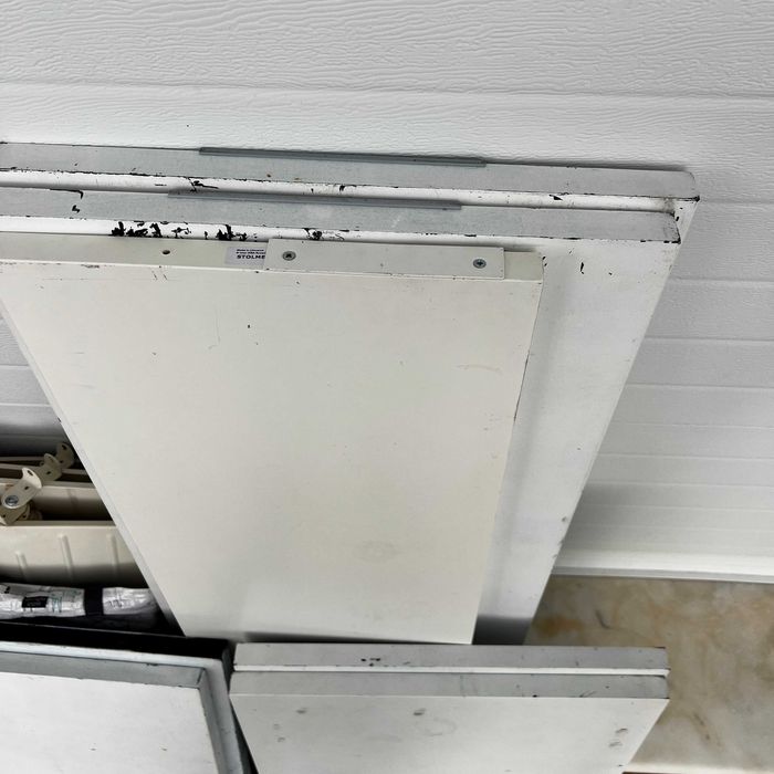 Rack para sintetizadores e equipamento de estúdio IKEA Stolmen