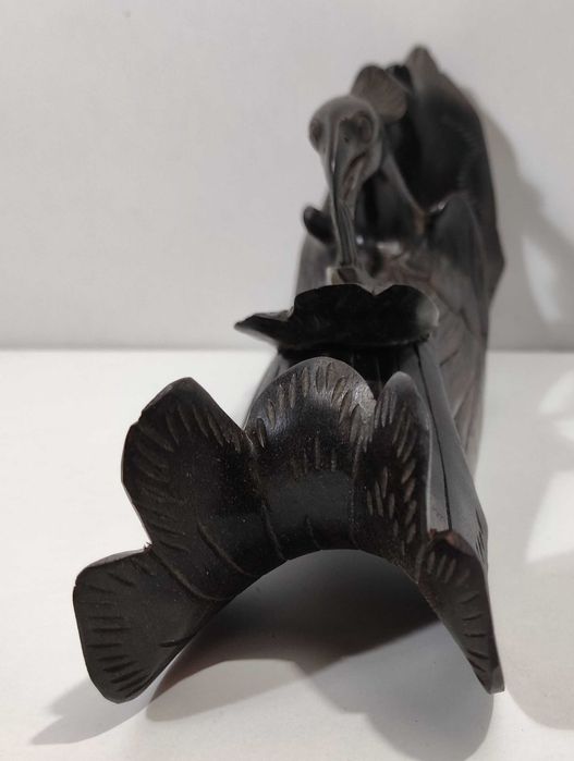 Ave em madeira entalhada (mísula?) (fénix?)