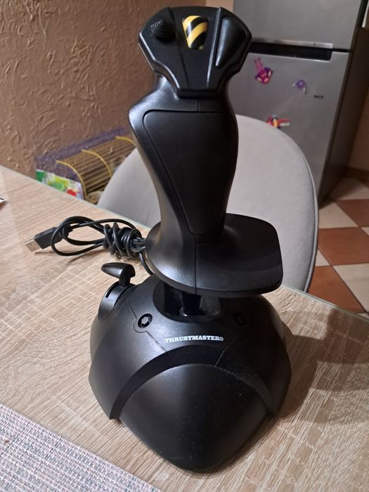 Джойстик Thrustmaster