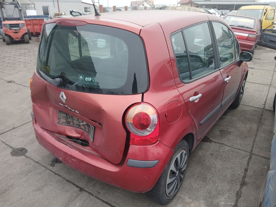 Renault modus 1.6 16v maska I inne