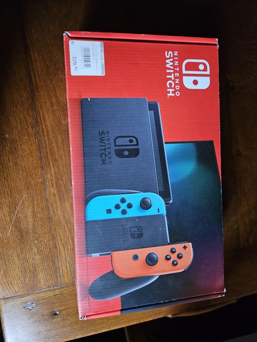 Nintendo Switch em caixa