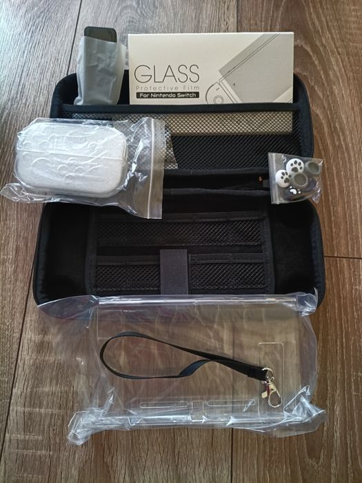 Etui pokrowiec futerał Younik na Nintendo Switch